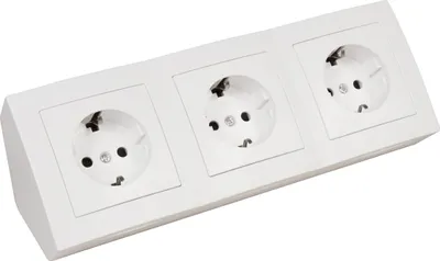 Produktbild von Steckdosenblock McPower "Flair", 250V/16A, Aufbau, weiß, matt, 3-fach Schutzkontakt