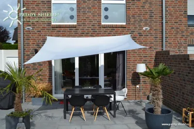 Obrázek produktu pro Čtyřúhelníková sluneční plachta 250 x 300 cm - světle stříbrnošedá - voděodolná