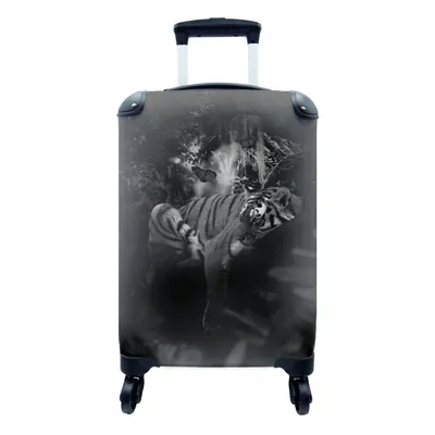 Produktbild von MuchoWow® Koffer Handgepäck Trolley Rollkoffer Kleine Reisekoffer mit 4 Rollen - Tiger und Schmetterlinge im Dschungel - schwarz und weiß - Cabin Size < 55x40x23 cm & 55x40x20 cm - Fotokoffer - Kabinenkoffer - Boardgepäck - Reise-Box - Reisekoffer - Reisegepäck - Koffer mit Bild - Trolley für Kinder