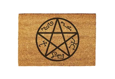 Produktbild von Von Supernatural inspirierte Fußmatte mit Teufelsfalle – 60 cm x 40 cm – Gothic Wohnkultur, Pentagramm, Hexenkunst, Satan, dunkle Künste, Halloween
