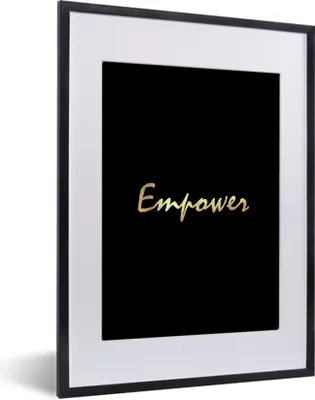 Produktbild von MuchoWow® Gerahmtes Poster Zitat - Leistung - Gold - Schwarz 30x40 cm - Poster mit Schwarzem Bilderrahmen Wandposter Rahmen Foto Bilder - Wandposter Schlafzimmer