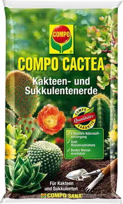 A bag of COMPO CACTEA cactus and succulent soil with images of various cacti and succulents.