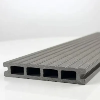 Produktbild von Terrassendielen WPC Handmuster WoodoRhodos Muster Grau | Vorlage einer WPC Hohlkammerdiele  | Holzoptik für Terrasse & Balkon
