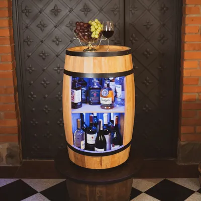 Produktbild von Weinregal mit LED Leuchten - Weinschrank Mini Bar - Alkohol Schrank Mann - Weinregal - Weinfass - Fass bar - Weinbar - Wein bar - Fassbar - Barschrank mit LED-Leuchten - 80cm hoch - Retro deko Bar Regal - Hausbar Theke - Fassmöbel (Eiche) – Creativecooper - Das Geschenk für einen Mann