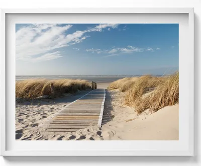 Produktbild von Blick auf Strand und Meer– Wandbild mit Rahmen – Gerahmtes Bild  – Wanddekoration – 80x60 cm –  Weiß Rahmen