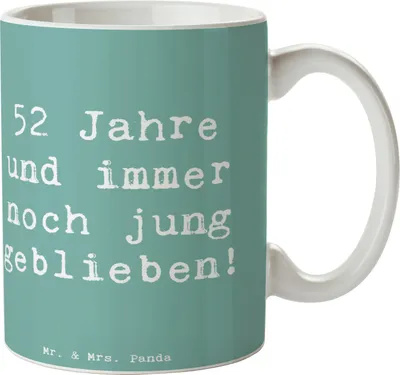 Produktbild von Mr. & Mrs. Panda Tasse Spruch 52. Geburtstag Jung geblieben - Meeresbrise - Geschenk, 52 Jahre, Happy Birthday, Teetasse, Kaffeebecher, cappuccinotasse, Pott, keramik