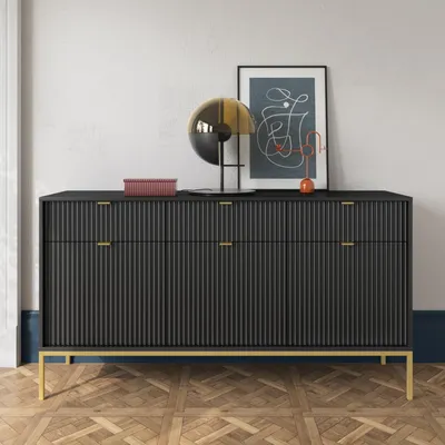 Productafbeelding van Zwarte moderne commode met geribbelde details, model KIOTO K3D3SZ, met gouden frame. Kast, dressoir, sideboard