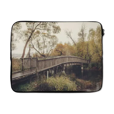Produktbild von MuchoWow® Laptop Hülle 17 Zoll Laptoptasche Herbst - Brücke - Bäume - Zipper - Schutzabdeckung