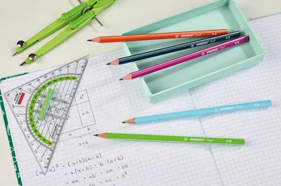 Produktbild von Dreikant-Schulbleistift - STABILO Trio Bleistift in blau - Einzelstift - Härtegrad HB