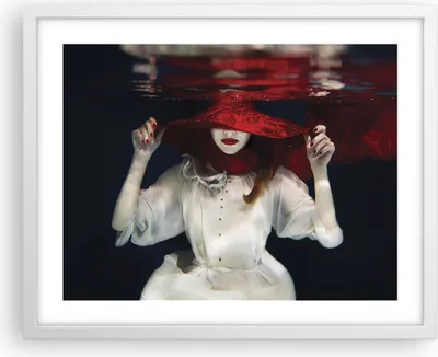 Produktbild von Gerahmtes Poster - Weißer Rahmen - Mädchen Rot Hut - 50x40 cm - Wand Bild - Wanddeko - Wandbilder - Kunstposter - Wandposter - Bilderrahmen - Bilder - Kunstdruck - Wandbild - P2WAA50x40-4305