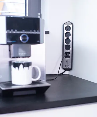 Produktbild von Brennenstuhl estilo Ecksteckdosenleiste 6fach weiß