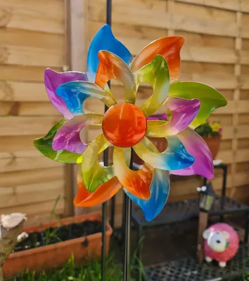 Produktbild von Buntes Windrad Blume für den Garten aus Metall