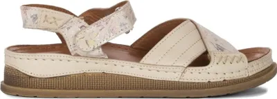 Produktbild von Sandalen beige aus Leder mit Blumenmuster, 4 cm Absatz, Weite F 1/2, Klettverschluss und weicher Innensohle