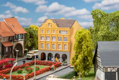 Produktbild von Faller 232177 - 1/160 / N Stadthaus mit Arkaden - Neu