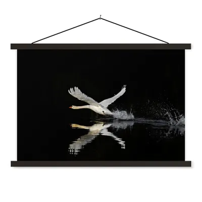 Produktbild von MuchoWow® Textilposter Schwan - Schwarz - Wasser 150x100 cm mit schwarzem Rahmen - Schlafzimmer