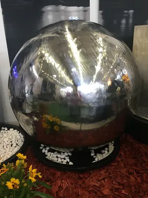 Immagine prodotto di KÖHKO Fontana a sfera da giardino 60 cm in acciaio inox lucidato a specchio con illuminazione LED – 21012