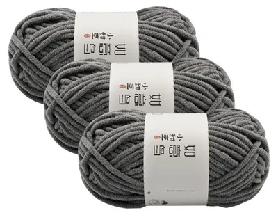 Productafbeelding van Dikke chenille garen, grijs, set van 3 bollen, 55 gram per bol, 55 meter per bol, 100% polyester