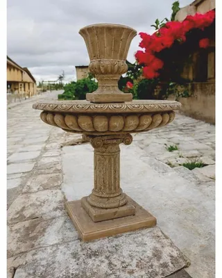 Produktbild von Casa Padrino Barock Springbrunnen mit Blumentopf Antik Beige H. 153 cm - Prunkvoller Gartenbrunnen