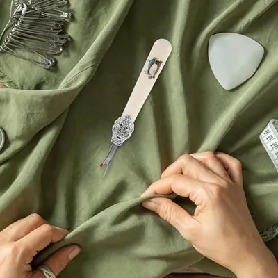 Produktbild von Vintage Metall Nahttrenner mit Ergonomischem Griff für Nähen und Sticken