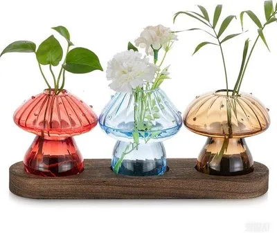 Produktbild von Famanu Gläserne Vasen Set – 3 bunte Pilzvasen mit Holztablett