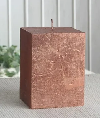 Image de Bougie cylindrique courte en métal cuivré, dimensions 10 x 7,5 x 7,5 cm (diamètre), non parfumée, durée de combustion d'environ 39 heures