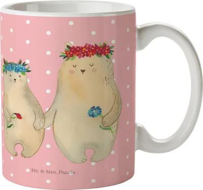 Produktbild von Mr. & Mrs. Panda Tasse Bären mit Blumenkranz - Rot Pastell - Geschenk, Mami, Muttertag, Teetasse, Pott, Mutti, Henkeltasse, Family, Kaffeebecher, Kinder, Motivtasse, Mama