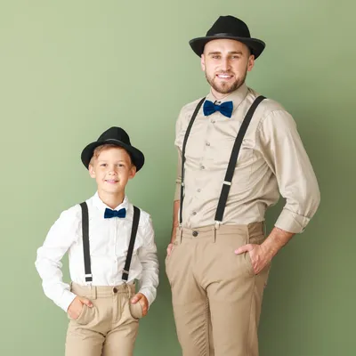 Produktbild von DonDon Vater-Sohn Fliegen Set im Partnerlook, bereits gebunden und verstellbar - Kirschrot