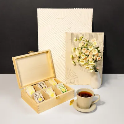 Immagine prodotto di Creative Deco Scatola Porta Tè e Tisane in Legno | Portagioie, Porta Oggetti 6 Scomparti | 21x16x7cm | | Coperchio, Serratura e Divisori Rimovibili