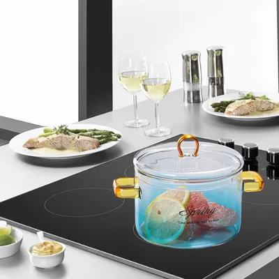 Produktbild von 1500ml Borosilikat Glastopf mit Deckel und Doppelgriff für Herd – Ideal für Kochen. Suppe und Familienküche