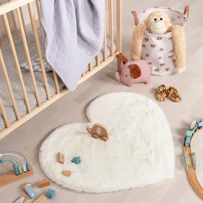 Produktbild von Volero - Kinderteppich - Huggy Herz Weiß - 70x80 cm - Kinderzimmer, Babyzimmer - Modern