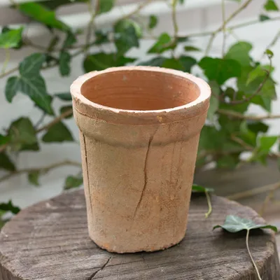 Produktbild von Handgefertigter Tontopf, Blumentopf für Kräuter, Pflanzgefäß mediterran