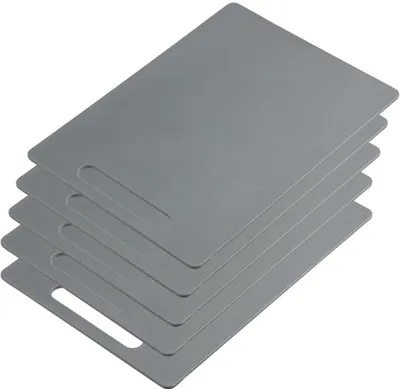Immagine prodotto di KESPER 32484 | Set da 5 taglieri in plastica PP, dimensioni 33,5 x 23,5 x 0,5 cm, colore grigio