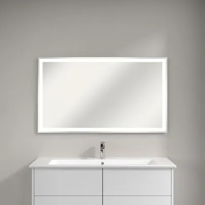 Produktbild von Villeroy & Boch Finero Badspiegel 120 x 70 cm mit umlaufendem LED-Lichtband