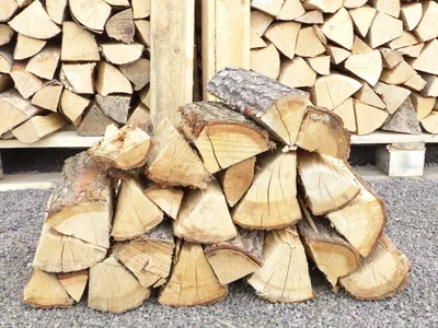Produktbild von 30 kg  Feuerholz Kaminholz Brennholz Eiche trocken