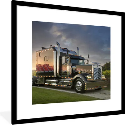 Produktbild von MuchoWow® Gerahmtes Poster Lkw - Auto - Sonnenuntergang 40x40 cm - Poster mit Schwarzem Bilderrahmen Wandposter Rahmen Foto Bilder - Poster - Plakat im Rahmen