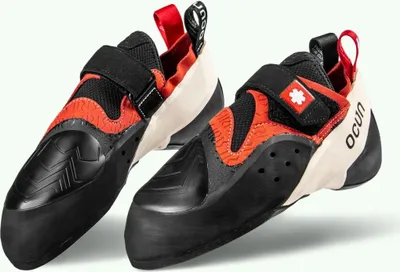 Kletterschuhe "Iris" von Ocun in Schwarz und Orange mit Klettverschluss und Gummisohle.