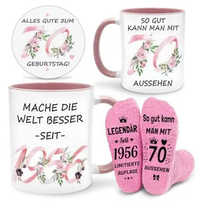 Immagine prodotto di Set regalo per il 70° compleanno: tazza, calzini, sottobicchieri. Colore rosa. Materiali: Vetroceramica, silicone. Anno di nascita: 1956