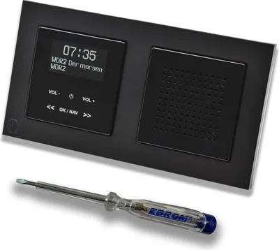 Produktbild von Merten Unterputz DAB+ und Bluetooth Radio MEG4375-0303 mit Lautsprecher in schwarz glänzend, edel abgestimmt mit einem M-Pure schwarz matt Rahmen, inkl. EBROM Phasenprüfer zur Montage der Geräte
