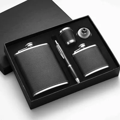Image de Coffret cadeau flacon à alcool 8oz + 3oz, noir, en cuir, avec verre à liqueur et entonnoir