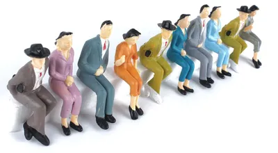 Produktbild von Sitzende Modellbau Figuren 1:24 | Miniatur Eisenbahn Zubehör (10 Stück)