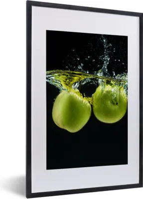 Produktbild von MuchoWow® Gerahmtes Poster Äpfel - Obst - Wasser - Schwarz - Grün 40x60 cm - Poster mit Schwarzem Bilderrahmen Wandposter Rahmen Foto Bilder - Poster in Rahmen
