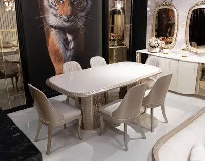 Productafbeelding van Elegant set van een eettafel en stoelen, gemaakt van hout, in een moderne beige kleur