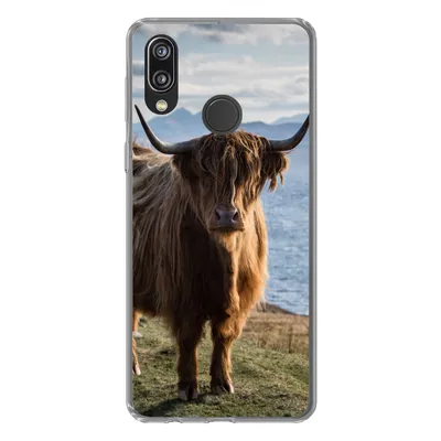 Produktbild von MuchoWow® Handyhülle Schutzhülle Hülle für Huawei P20 Lite (2020) Schottische Highlander - Bergen - Meer Silikon Softcase Handy Hülle - Kartenhalter