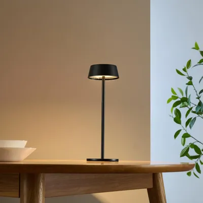 Produktbild von Schwarze kabellose LED-Tischlampe mit wiederaufladbarem Akku IP54 - Vanyel