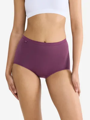 Immagine prodotto di Sloggi, confezione da 3 slip Basic+ Maxi: vestibilità perfetta per un comfort ottimale, dettagli eleganti per un look raffinato, ideali per ogni occasione e per l'uso quotidiano