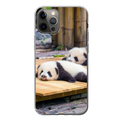Produktbild von MuchoWow® Handyhülle Schutzhülle Hülle für iPhone 13 Pro Pandas - Boden - Holz Silikon Softcase Handy Hülle - Handy-Tasche