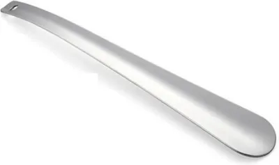 Productafbeelding van Go Go Gadget – Verlengde schoenlepel – Handig hulpmiddel voor het aantrekken van schoenen – Met ophangoog – 30 cm – RVS