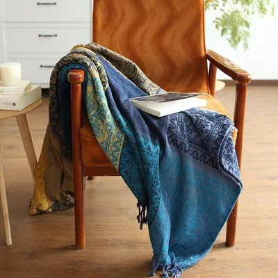 Productafbeelding van Unyqoos® Chenille-jacquard woondeken met franjes – decoratieve plaid voor bank en fauteuil, blauw, 150 x 190 cm