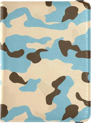Immagine prodotto di Custodia leggera per passaporto in ecopelle con motivo camouflage blu e beige, adatta sia per uomo che per donna, utilizzabile anche come portafoglio e portacarte