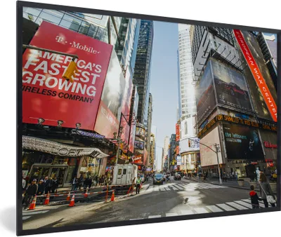 Produktbild von MuchoWow® Gerahmtes Poster New York - Broadway - Times Square 90x60 cm - Poster mit Schwarzem Bilderrahmen Wandposter Rahmen Foto Bilder - Fotorahmen - Foto-Plakat